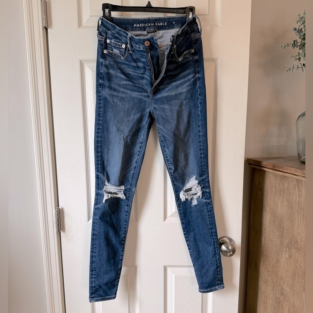 American Eagle Lu(x)e Ripped Jeans Womens size 4 Regular